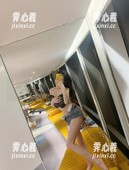 葛征 微密圈 - 欢迎来到葛征的黑丝网洞袜与超好看抹胸装派对,记得下载,不然真亏大了!