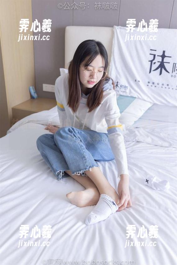 袜啵啵-小沫 袜啵啵 - 小沫的高清“假女友”,照片一秒陷入争议