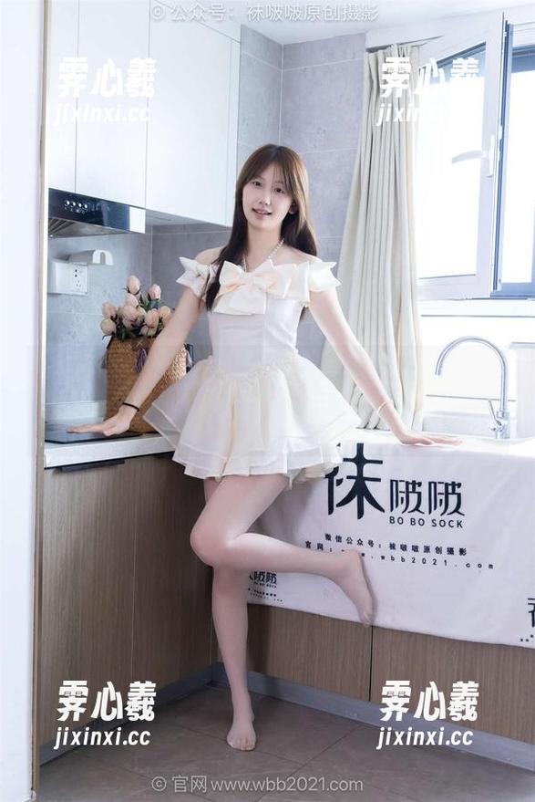 袜啵啵-稚予 袜啵啵 - 原图:在建行制服下,稚予的‘正经’也停不下来,资源闪亮登场!