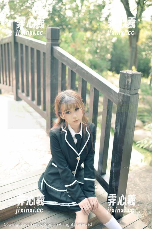 青豆客 - 瑜伽与定制写真：Ann尤美的身姿在这里静悄悄展开