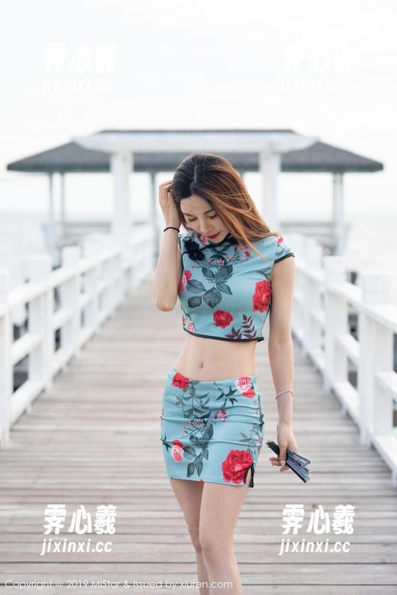 魅妍社-陈雅漫VICKY 魅妍社 - 陈雅漫VICKY户外新图包,水土不服的衣服选择?谁给的建议?