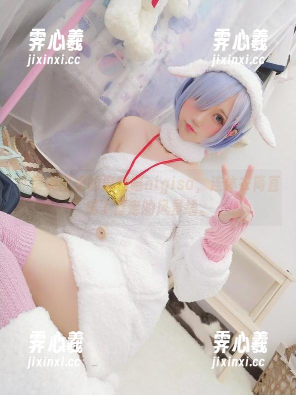 魔物喵nigisa 私房美图里的魔物喵nigisa,连体衣简直成了行走的风景线。
