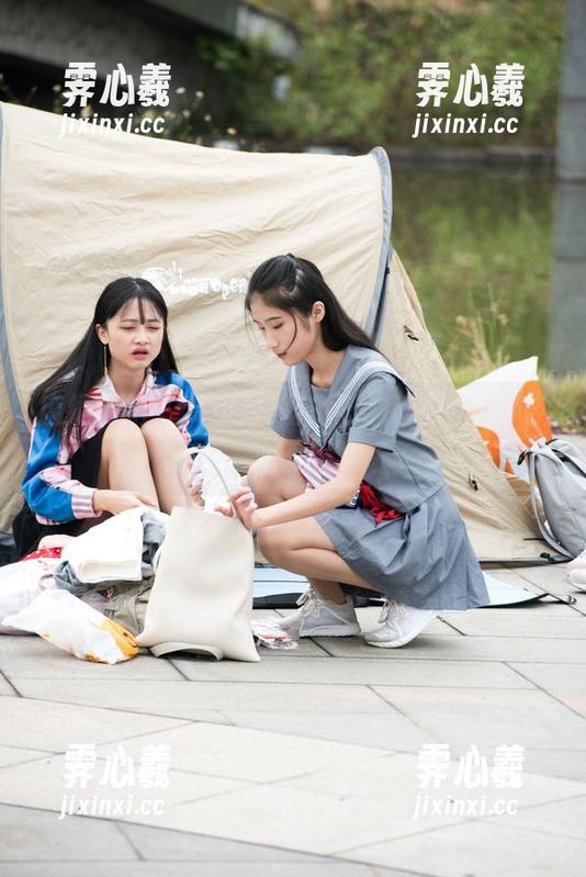 魔镜街拍-艾小青 魔镜街拍 - 艾小青:旗袍与街道的微妙“恋爱”