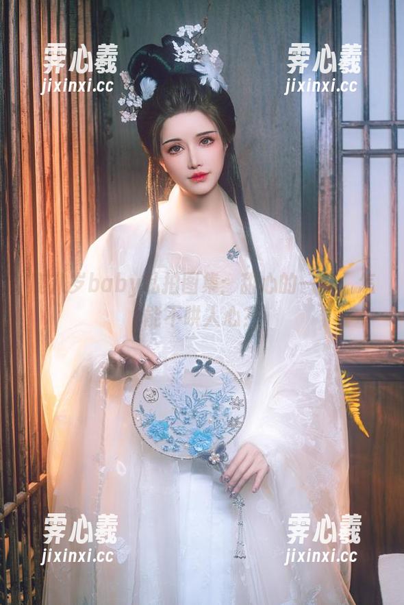 鹿八岁baby 鹿八岁baby私拍图集:甜心的一瞥,怎能不哄人心?