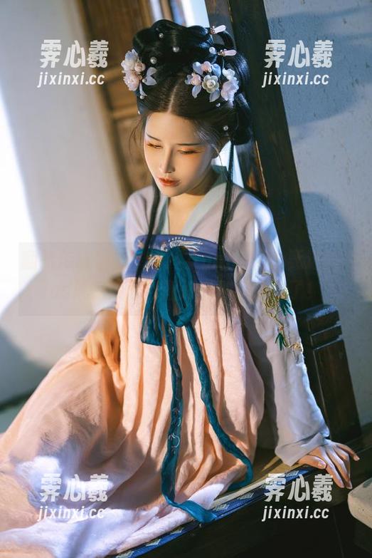 翻转传统家务，鹿八岁baby精心甄选的cos风家政服务图册，别再想象了！